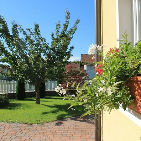 Yellow Dreamhouse 3*