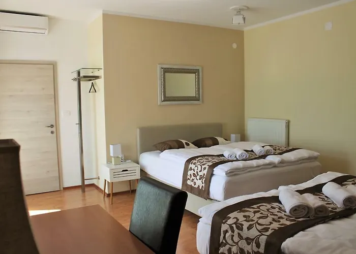 Yellow Dreamhouse 3*